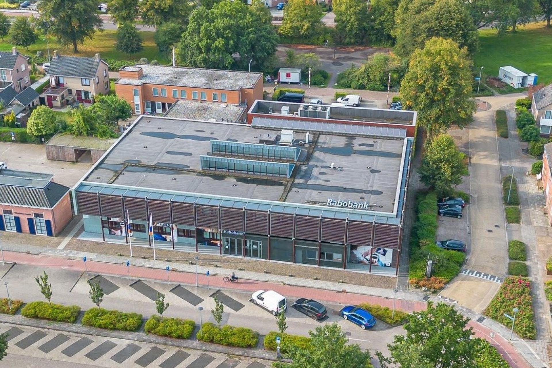 kantoorpand vanuit de lucht